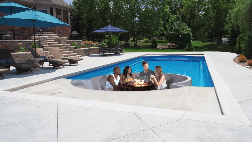 Cortona Living Room | 16′ x 40′ 6′